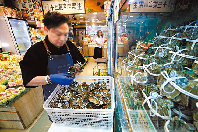 冷链+空运 京东助力江苏大闸蟹直达香港