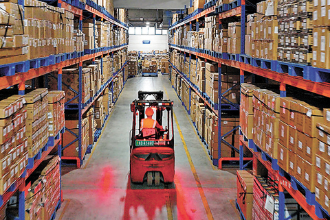 亚马逊在深圳启用全球首个智能枢纽仓